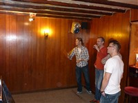 Dartt&auml;vling p&aring; The Masons Arms