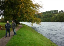 H&aring;kan och Peter W framf&ouml;r River Spey
